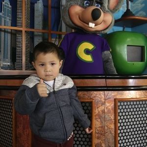 Meet your Posher, Uriel